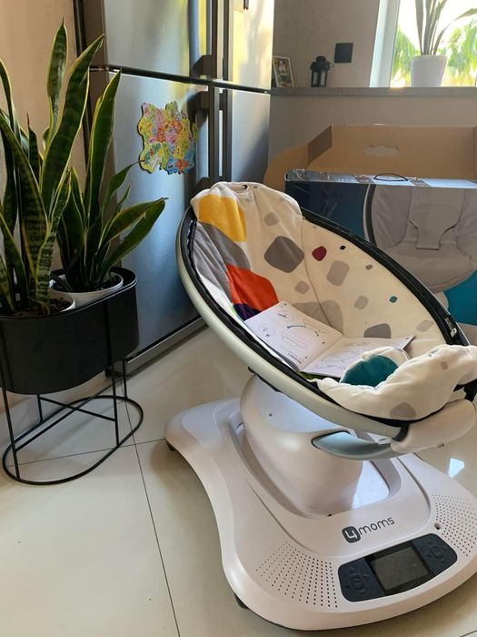 Продам шезлонг-качалку 4moms mamaRoo