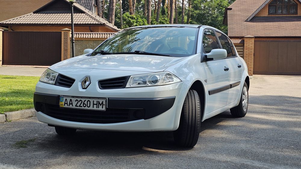Продам хорошего и живого Мегана 2008 года