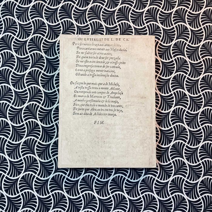 Os Lusíadas  (fac-símile)  - Luís de Camões