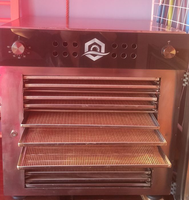 Продам Дегідратор (сушарка)