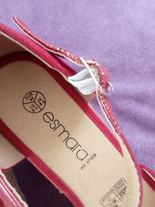 Sandały na koturnie bordowe 40