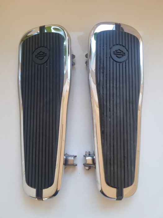 Podest Podłoga podnóżek prawy lub lewy Harley Davidson Softail Deluxe 50698-05