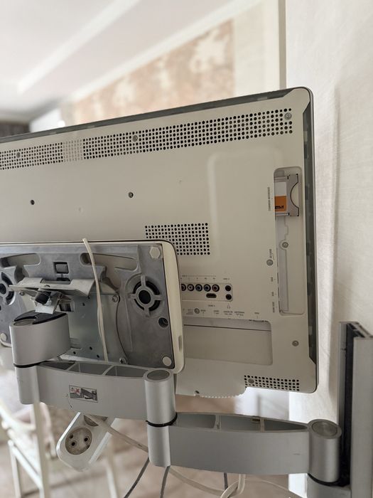 Продам телевизор philips