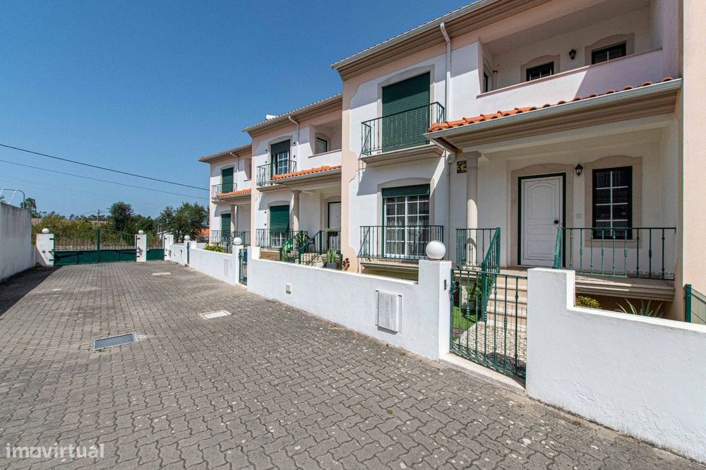 Moradia T3 Mobilada com Garagem e Logradouro | Condomínio Privado |...