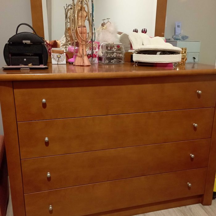 Mobília de quarto como nova