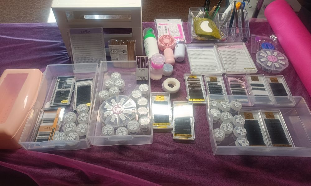 Продам кушетку  лампу столик