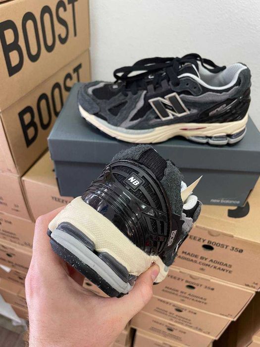 Мужские кроссовки New Balance 1906D Black Protection Pack Premium.