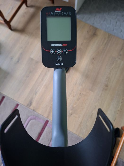 Металошукач Minelab Vanquish 360