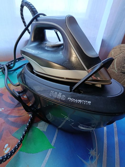 Продам парову праску ROWENTA