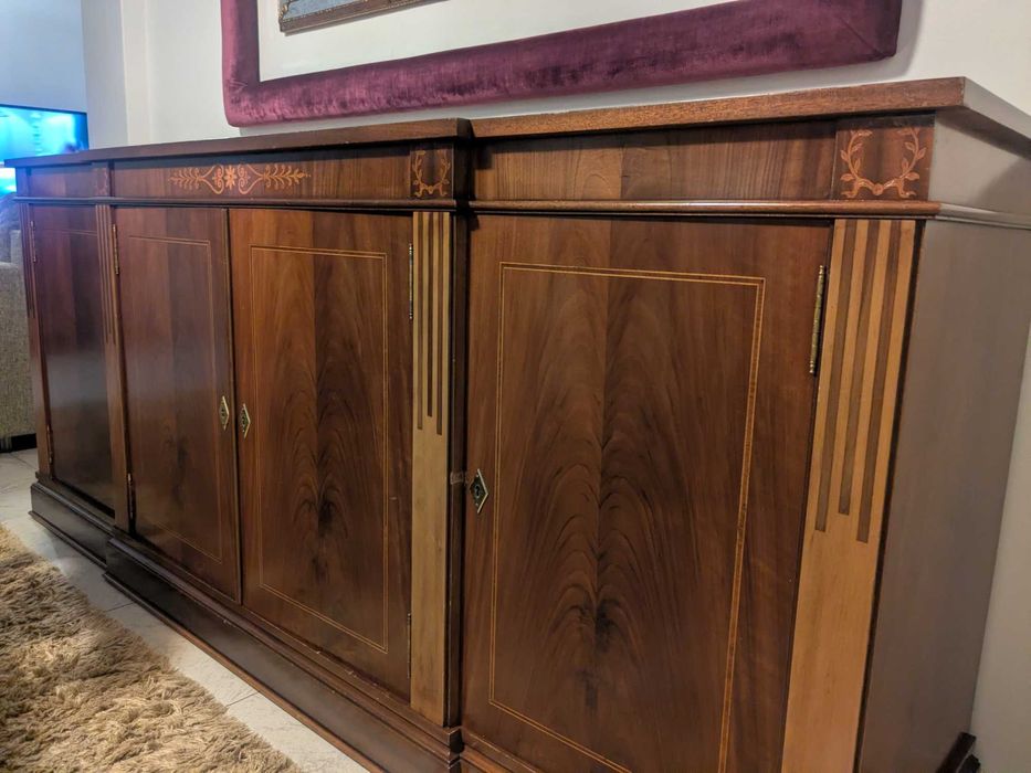 Móvel aparador em madeira de cerejeira, estilo clássico