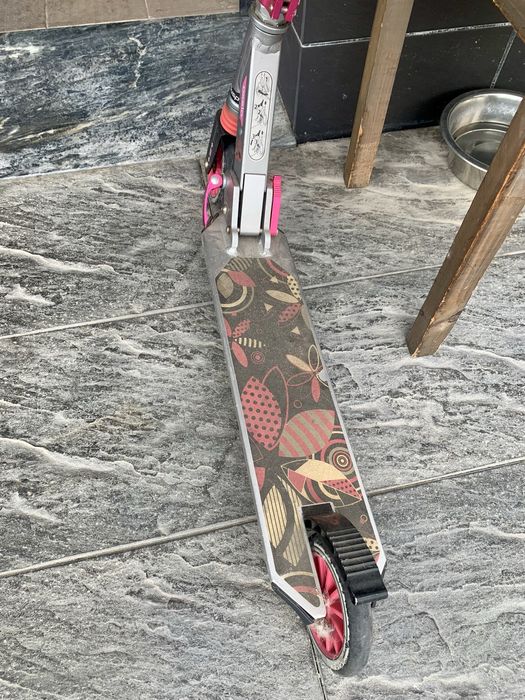 Trotinete de criança | mais de seis anos