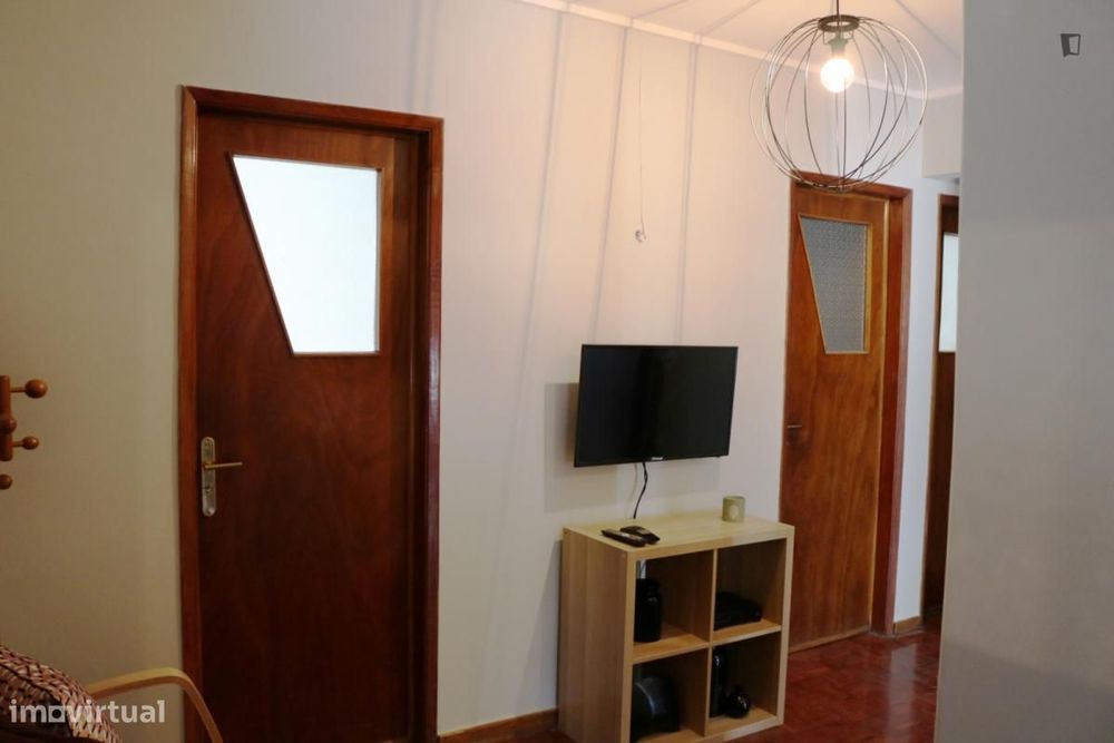 Quarto - localizado em Lumiar Lisbon
