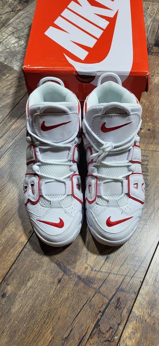 Nike air białe sneakersy wysokie czerwony dodatek 40