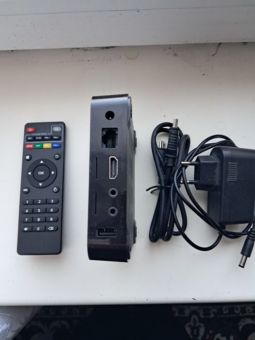 Продам Smart приставку для телевизора