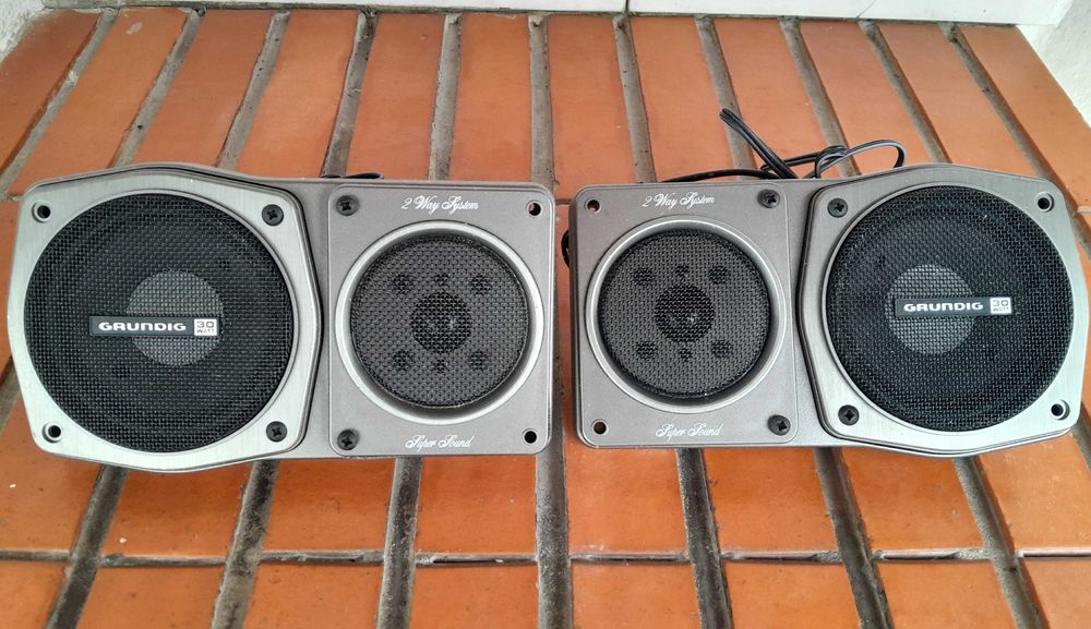 Colunas  de  som