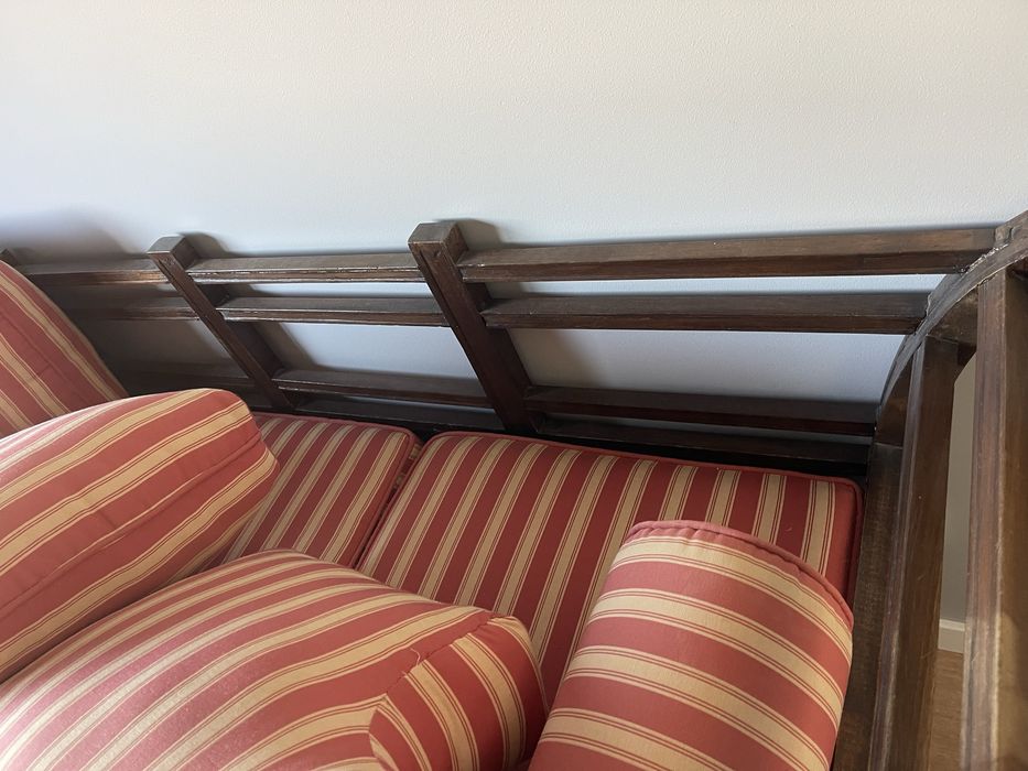 Sofa antigo em bom estado