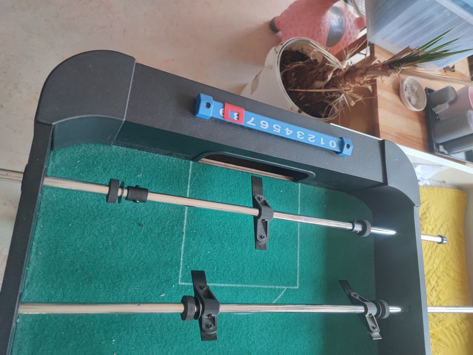 Stół unikatowy  z klawiszy do piłkarzyków