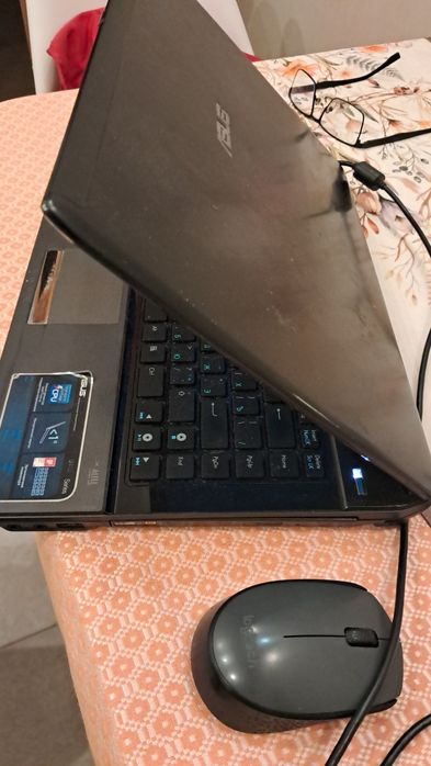 Ноутбук asus, але з дефектом