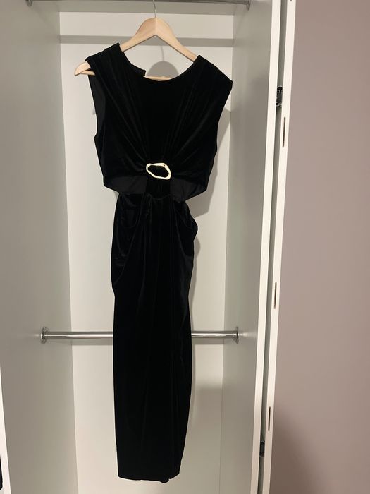 Aksamitna czarna sukienka ZARA L