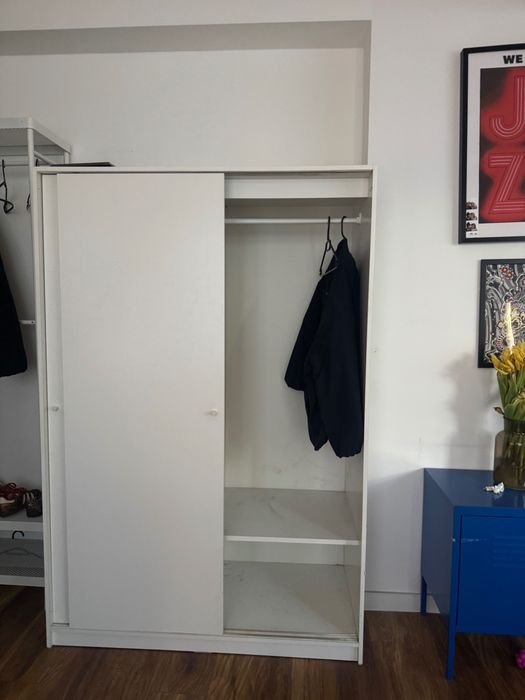 Biała szafa drzwi przesuwne