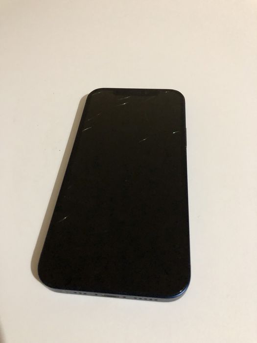 Iphone 12 normal com ecrã estragado
