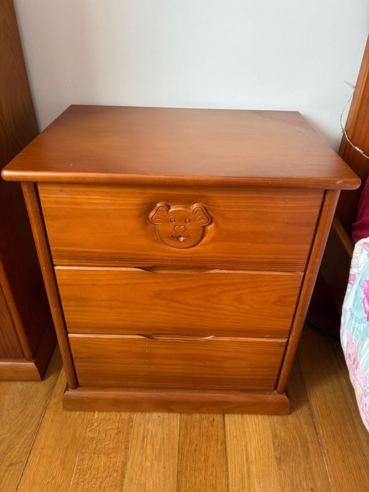 Mesinha de cabeceira de pinho tratado (boa qualidade)