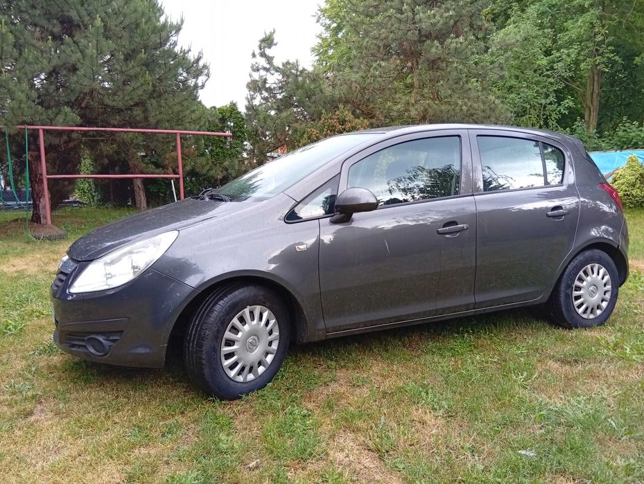 Opel corsa 1.2 rok 2010