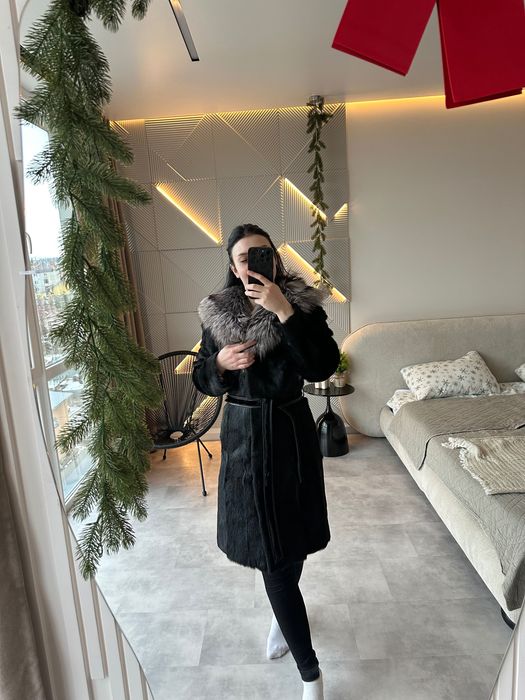 Натуральна шуба з гладкошерстої кози та чорнобурки