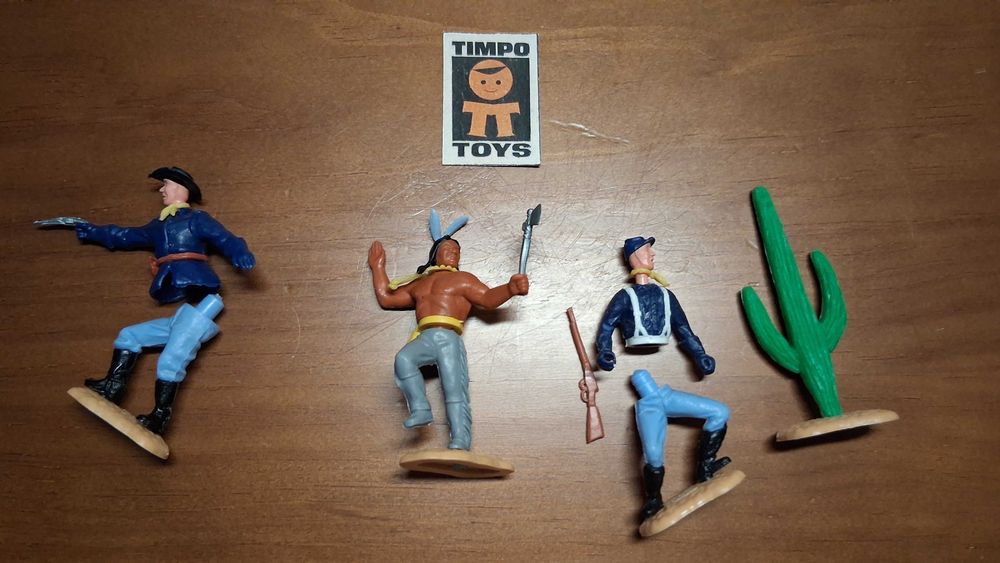 Timpo Toys: 3 Figuras + 1 complemento