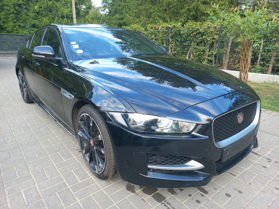 Jaguar XE