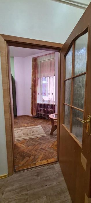 Продаж 1 кімн.квартира  27.10 м² 1/3 ц. вул.Клепарівська  75000$