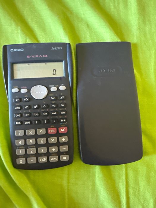 Calculadora Científica Casio fx-82MS (Com Tampa)