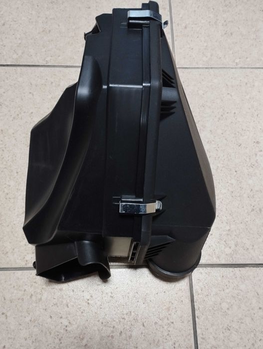 BMW 3 G20 Корпус повітряного фільтра 13718580424 19-24 2.0T