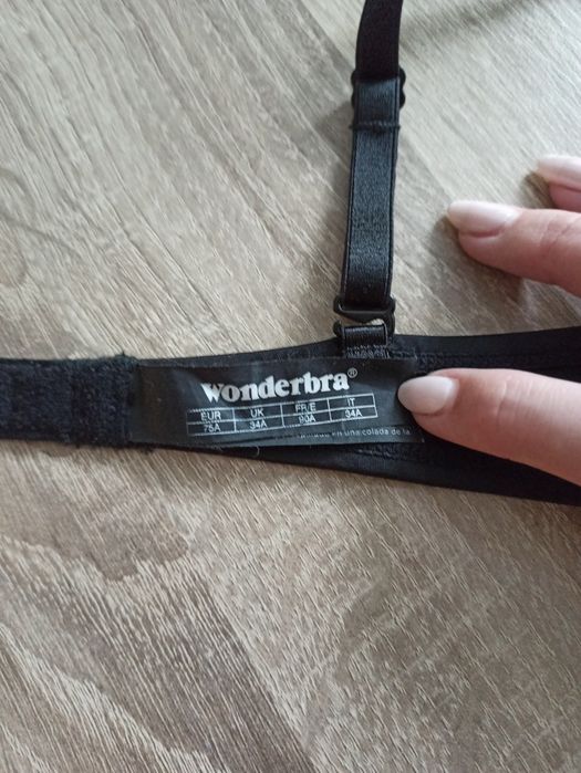 Бюстгальтер Wonderbra новый 75А