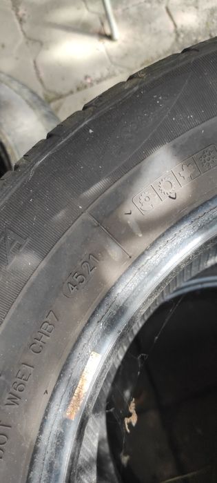 Opony wielosezonowe r15 4szt.