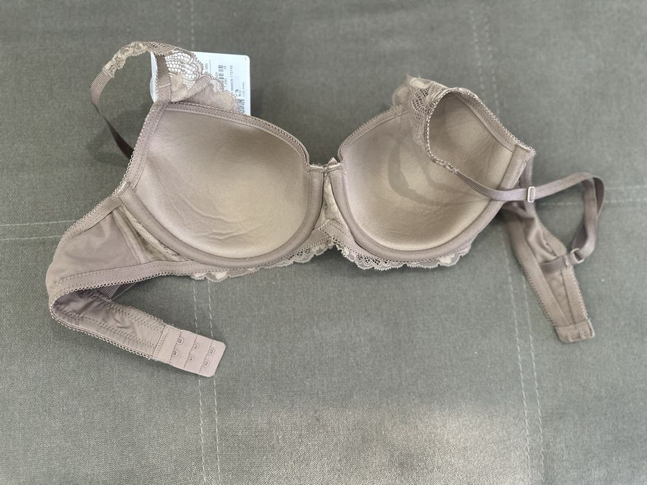 Бюстгальтер 80В, фірми C&A