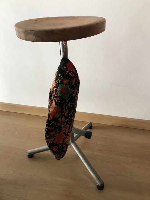 Banco para tocar viola