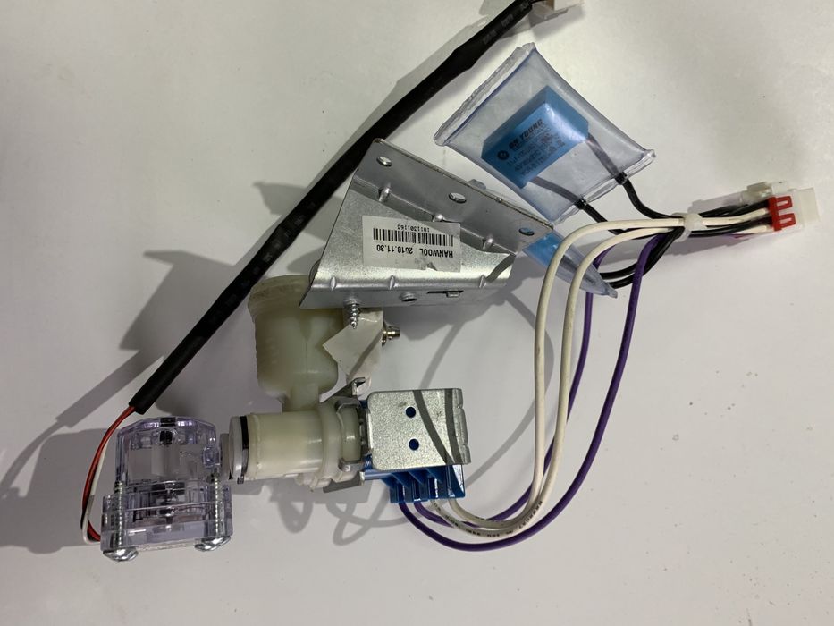 Клапан Bosch 00497830 для подачи воды двухходовой холодильника