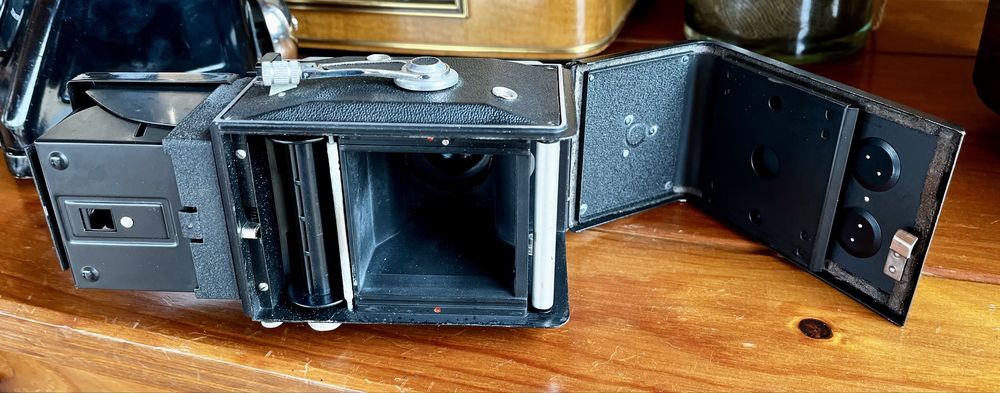 Antiga máquina  fotografica Rollop