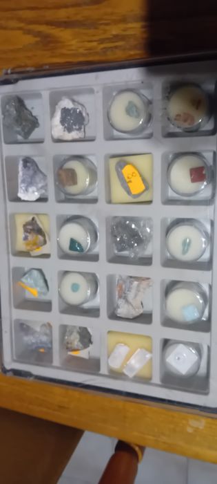 Zestaw próbek minerałów 6 pudelek