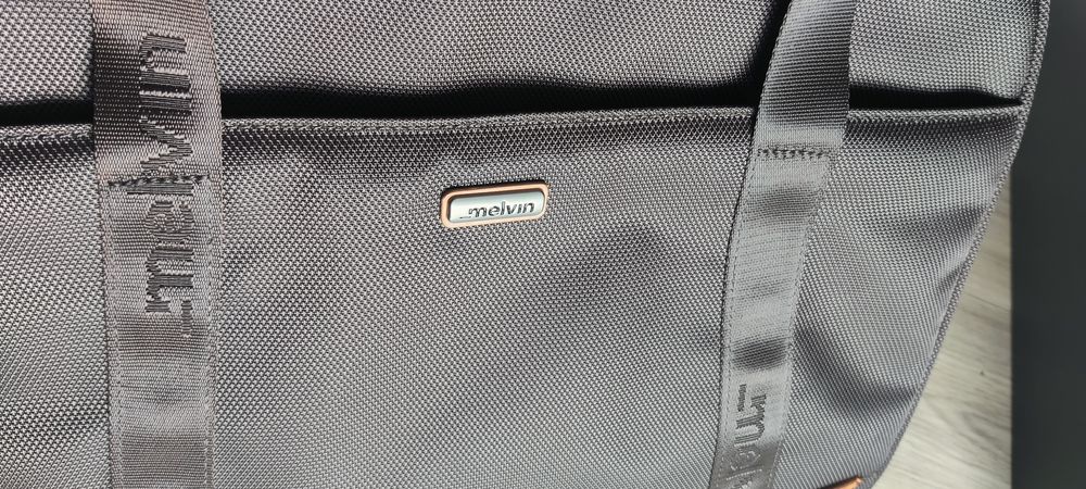 Sprzedam nową oryginalną torbę Melvin na laptopa