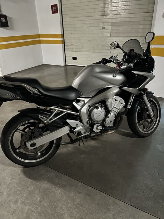 Yamaha Fazer em excelente estado, garagem