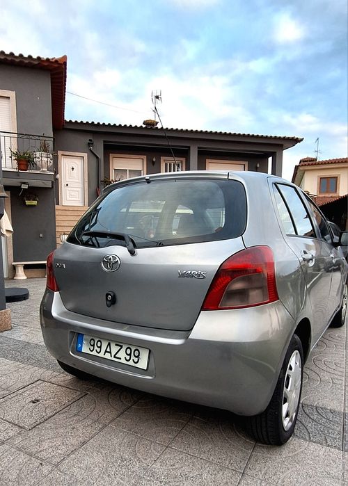 Toyota Yaris 1.0 VVT-i com AC