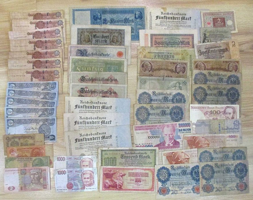 Zestaw 50 banknotów