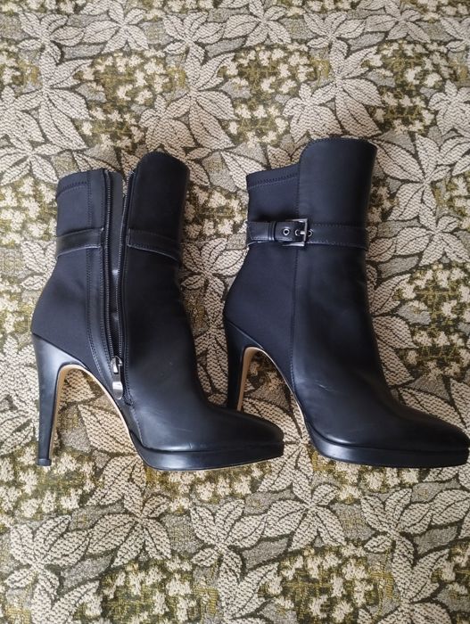 Bata, ботильони натуральна шкіра, 39 розмір