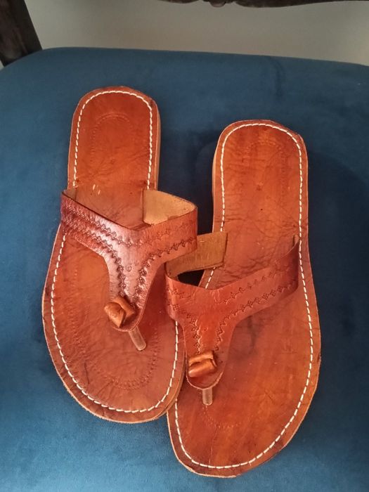 Klapki  skórzane duże  30 cm