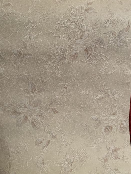 Продаються шпалери.