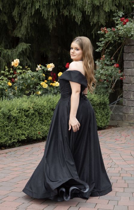 Продам випускну сукню