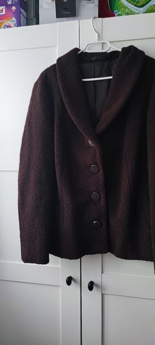 Krótki płaszcz brązowy baranek wełna kurtka