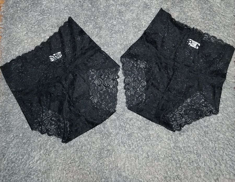 Koronkowe czarne majtki damskie cena za dwie sztuki XXXL